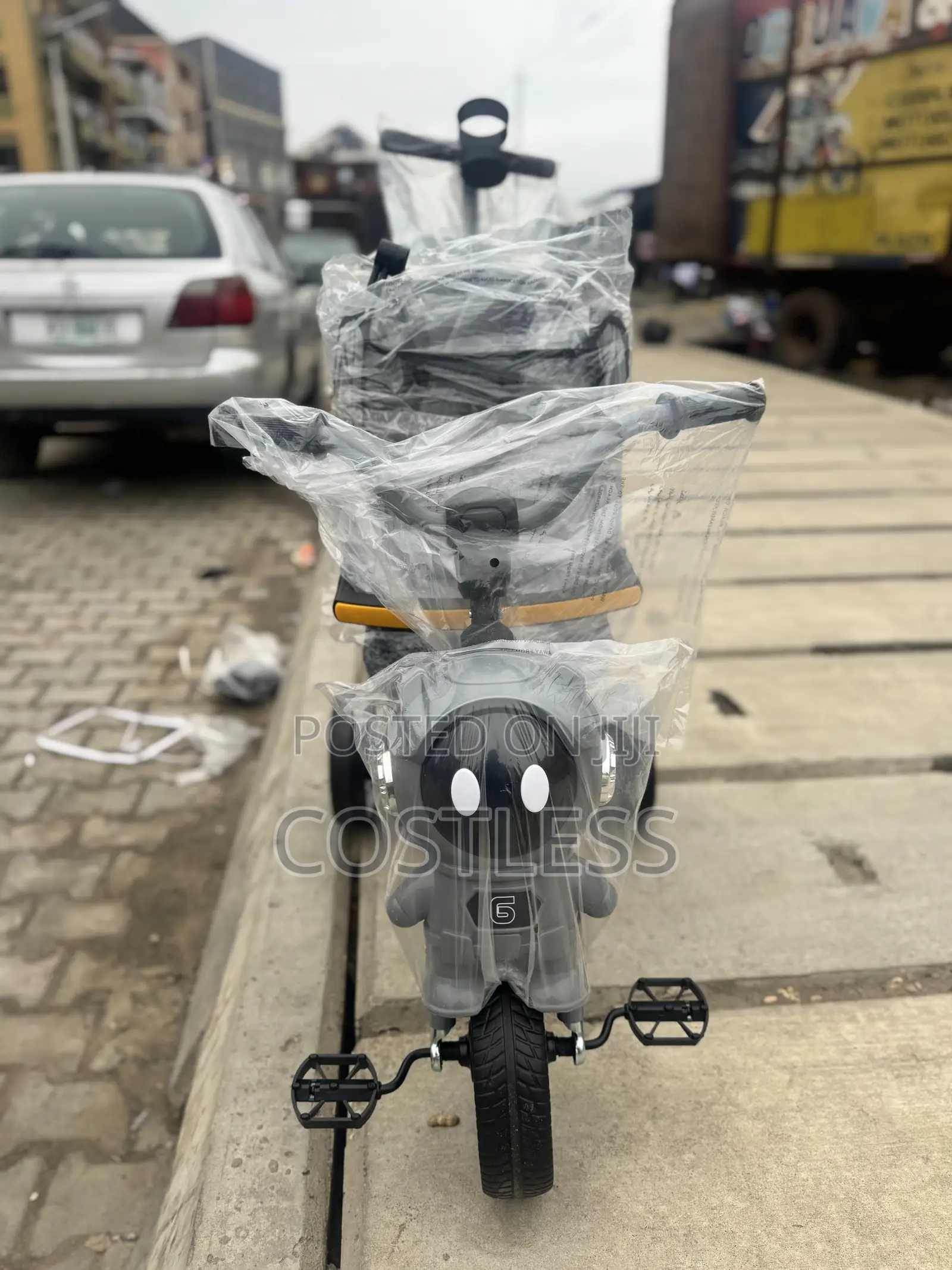 Children's Tricycle With Guardian Handle