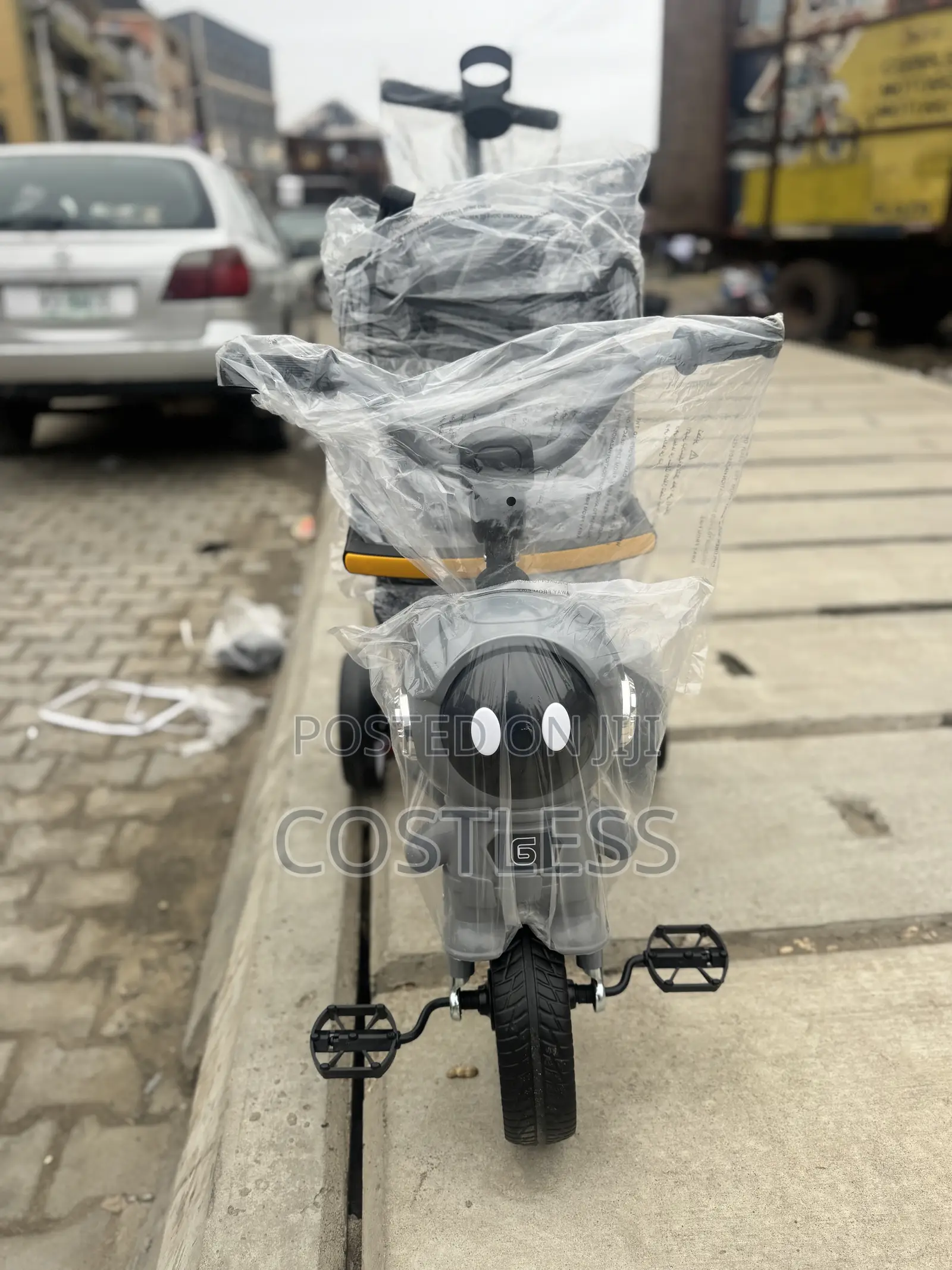 Children's Tricycle With Guardian Handle