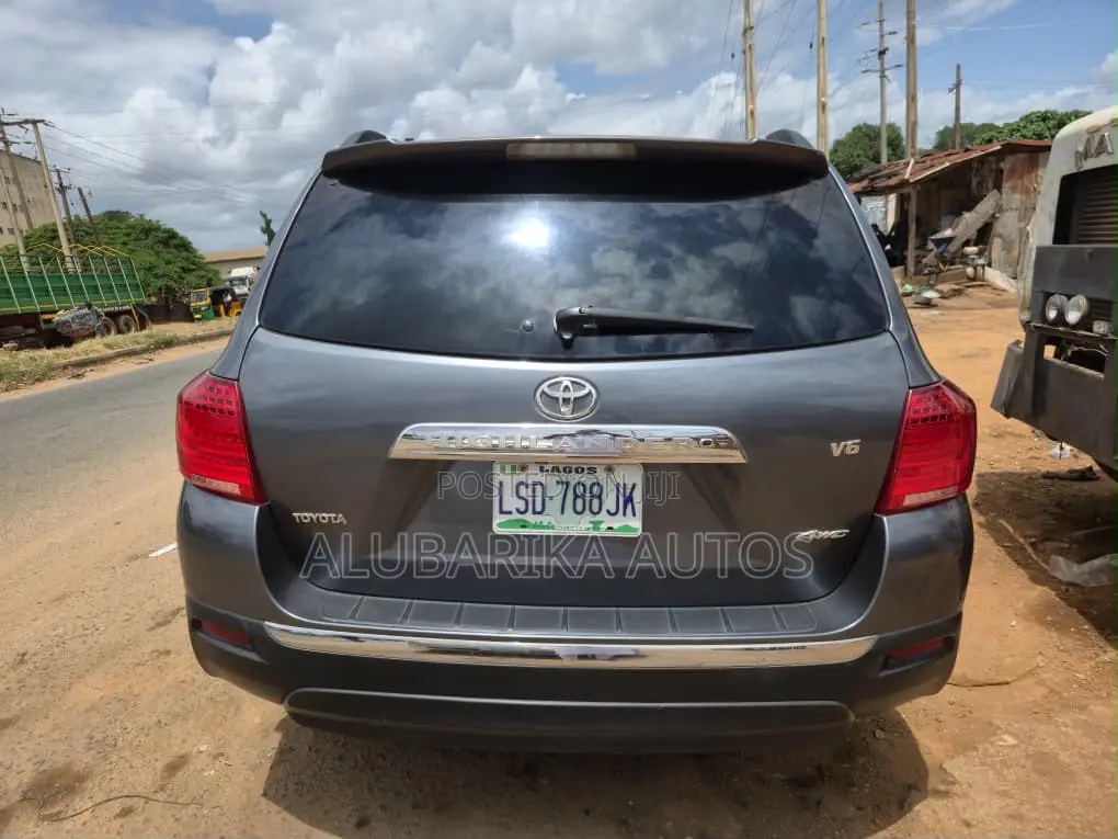 Toyota Highlander 2013 Gray