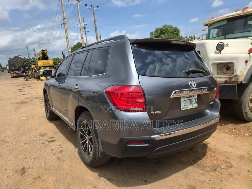 Toyota Highlander 2013 Gray