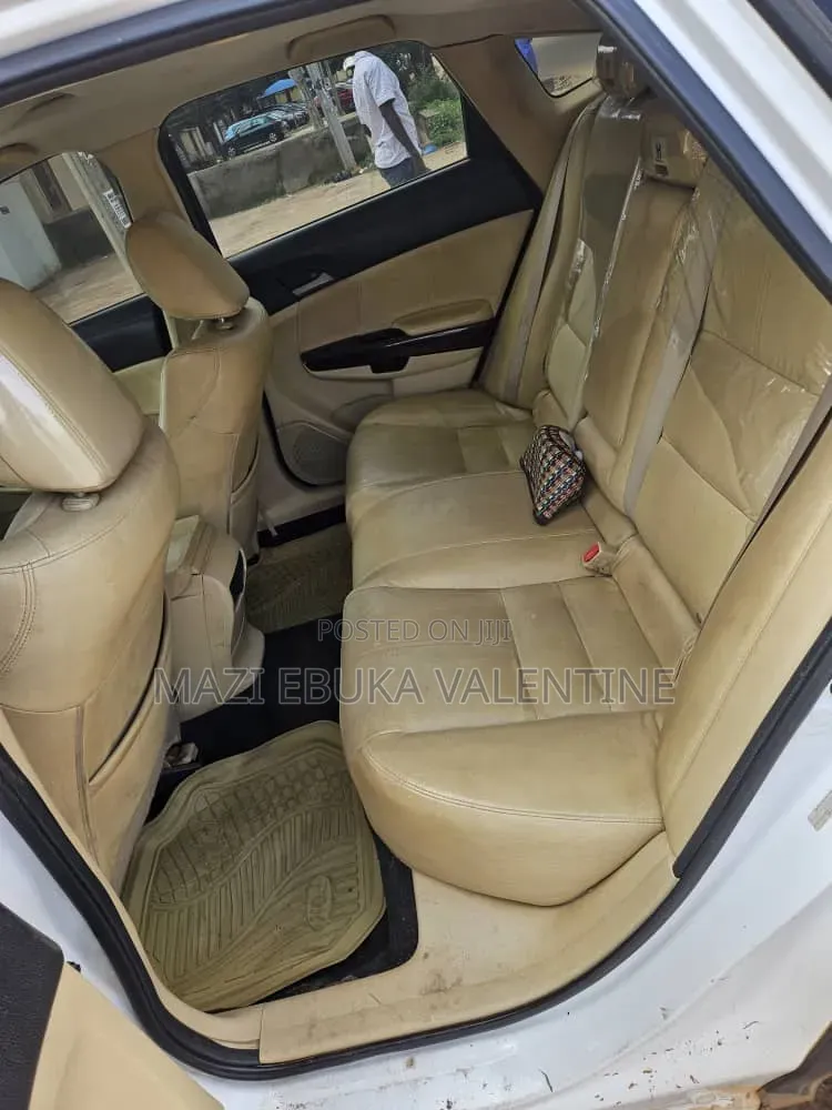 Honda Crosstour 2010 White