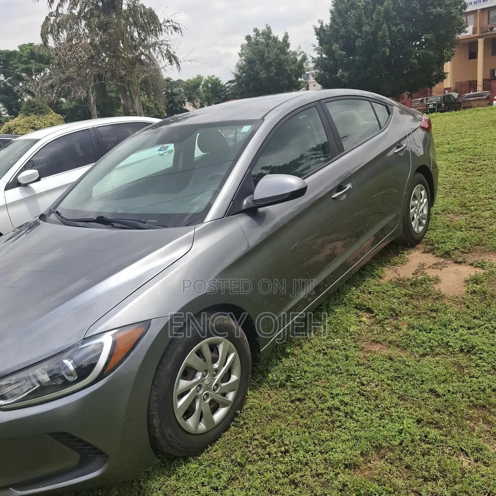 Hyundai Elantra SE Sedan FWD (2.0L 4cyl 6M) 2017 Gray