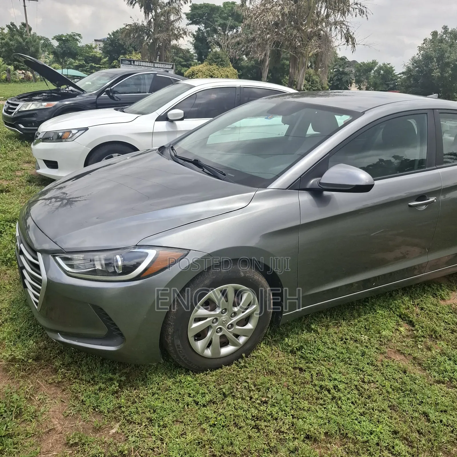 Hyundai Elantra SE Sedan FWD (2.0L 4cyl 6M) 2017 Gray