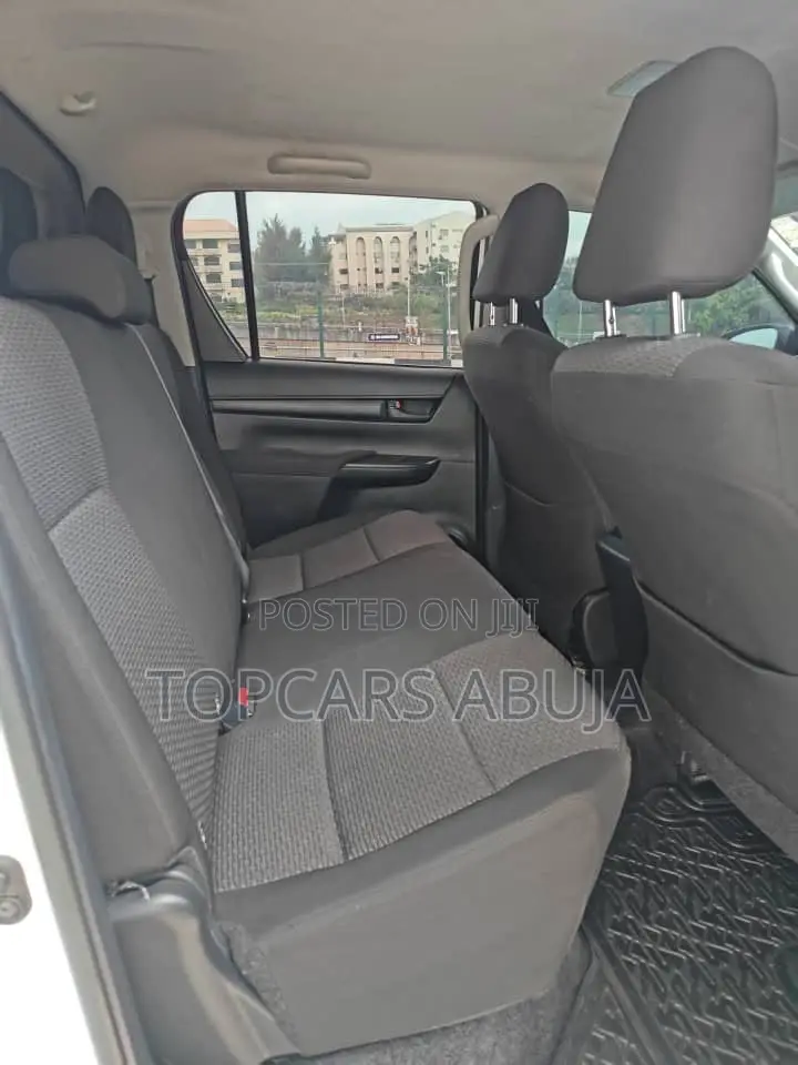 New Toyota Hilux 2025 White