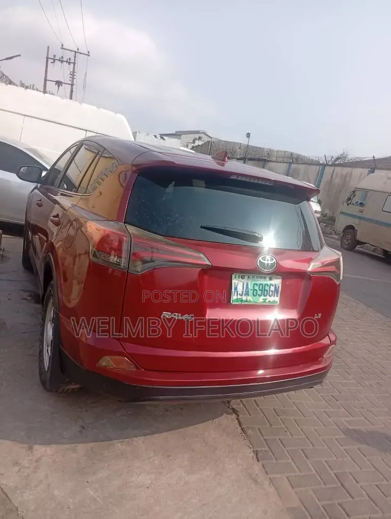 Toyota RAV4 2018 Red