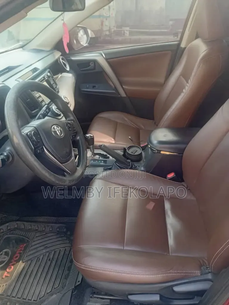 Toyota RAV4 2018 Red