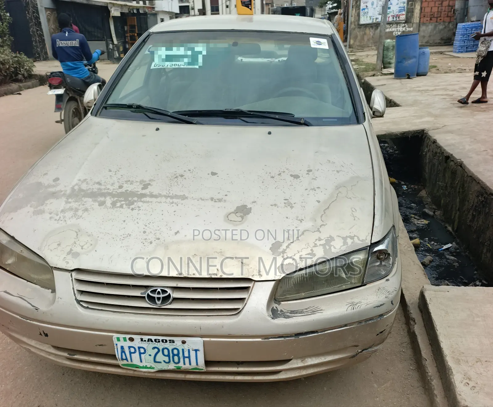 Toyota Camry Automatic 1999 Gold