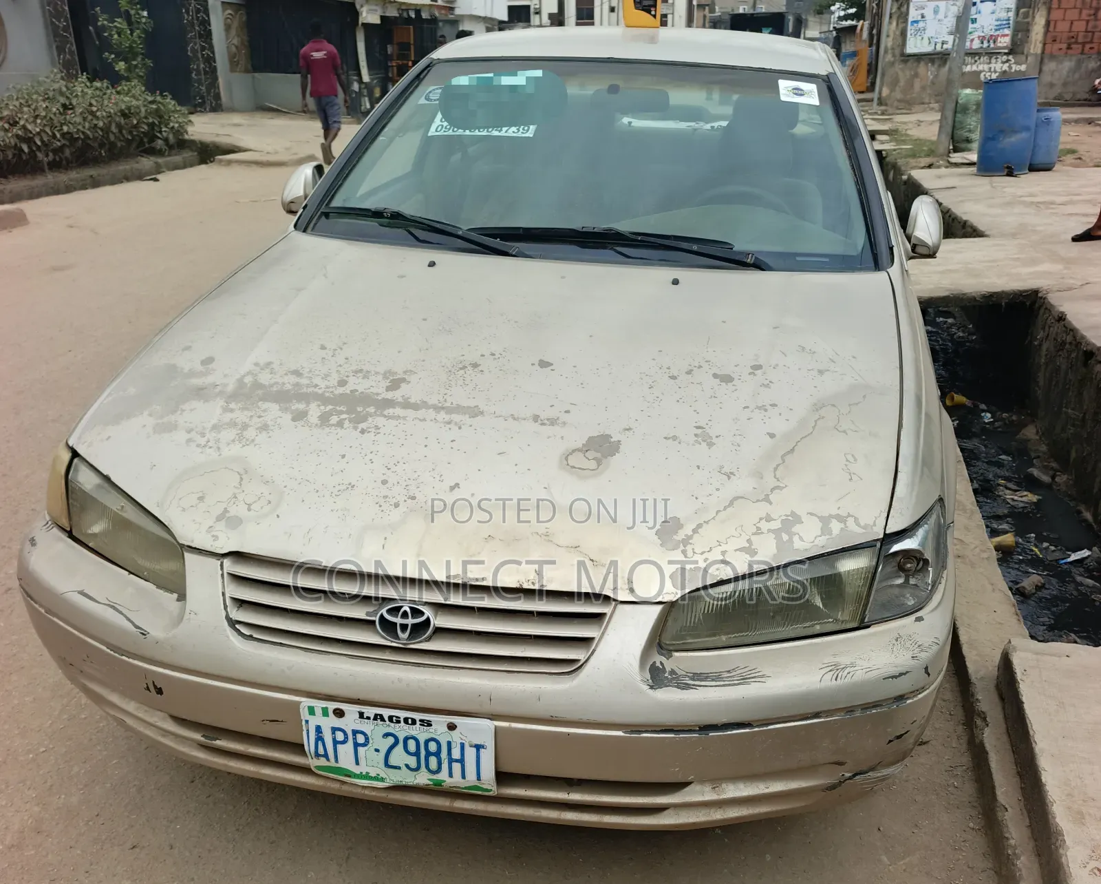 Toyota Camry Automatic 1999 Gold
