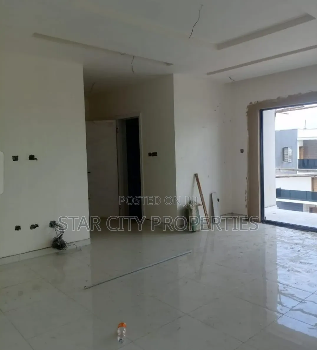 5bdrm House in Magodo Phase 2 for sale