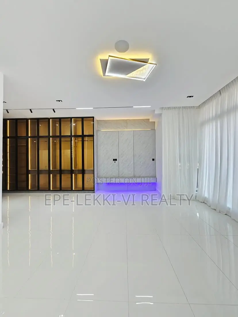 5bdrm Duplex in Lekki for sale