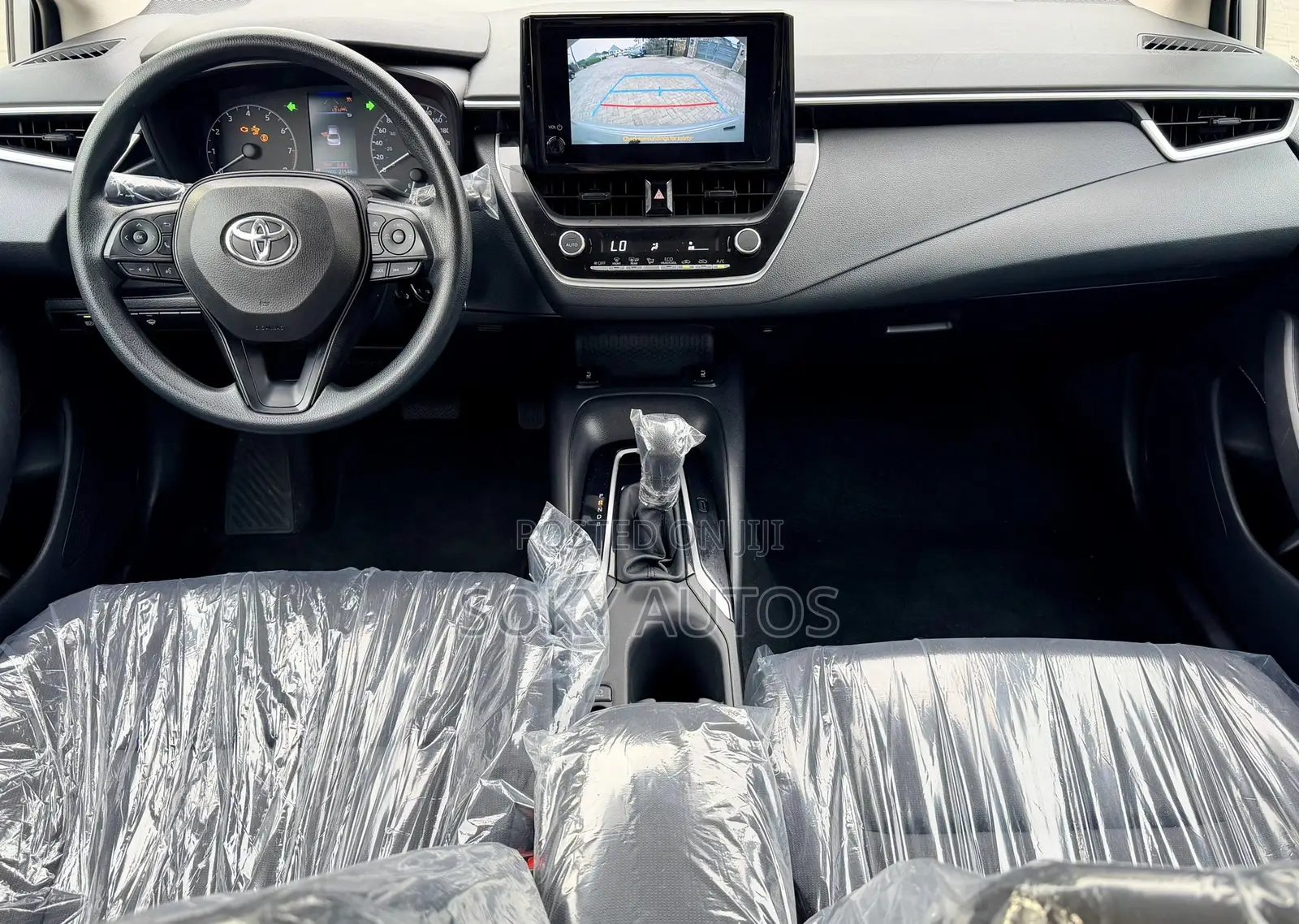Toyota Corolla LE 2024 Silver