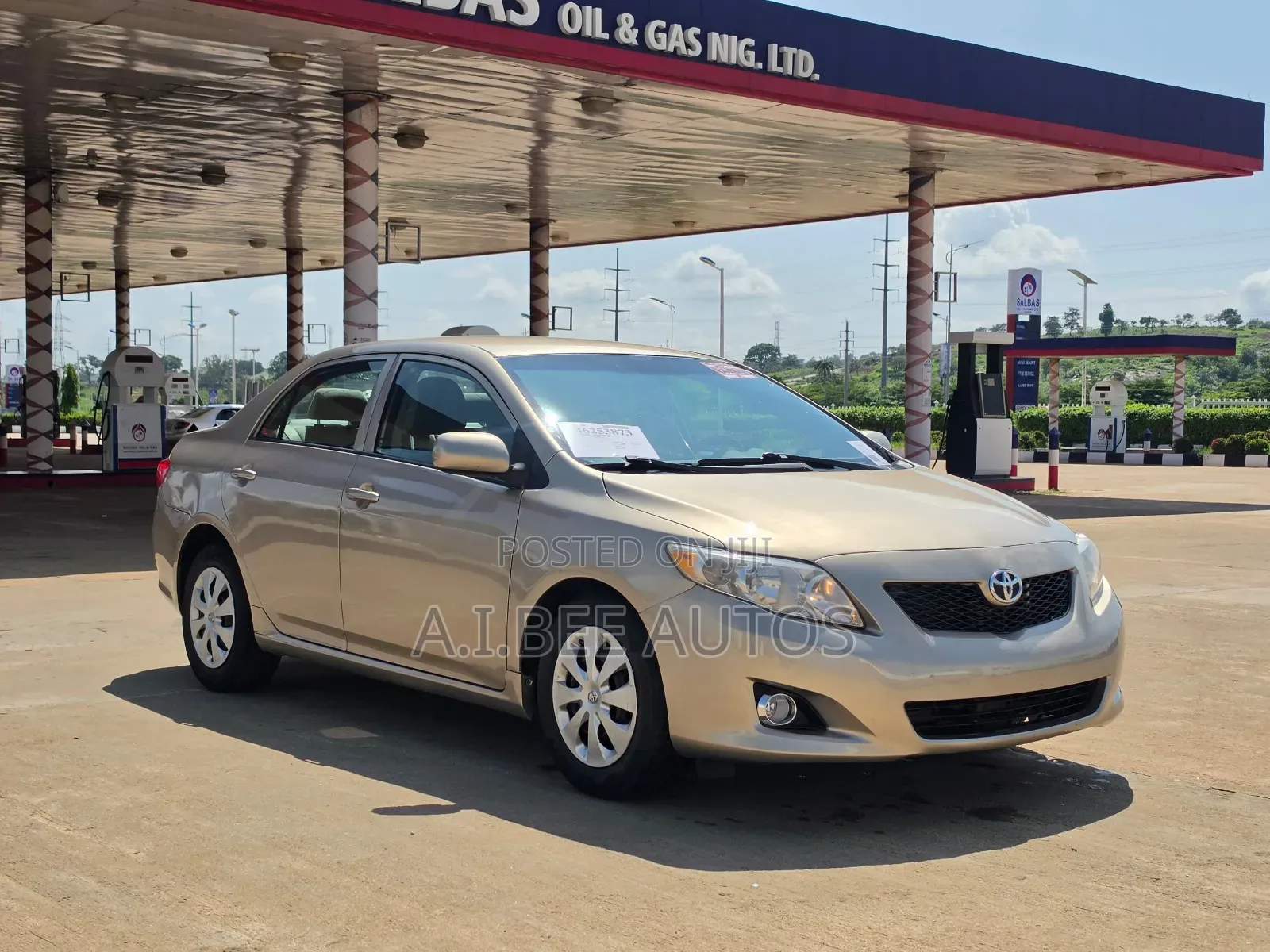 Toyota Corolla LE 4dr Sedan (1.8L 4cyl 4A) 2010 Gold