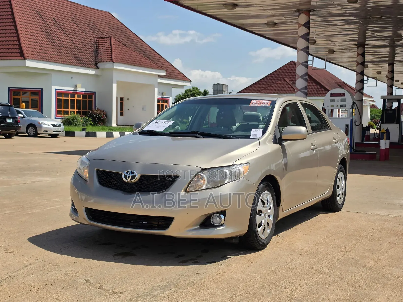 Toyota Corolla LE 4dr Sedan (1.8L 4cyl 4A) 2010 Gold