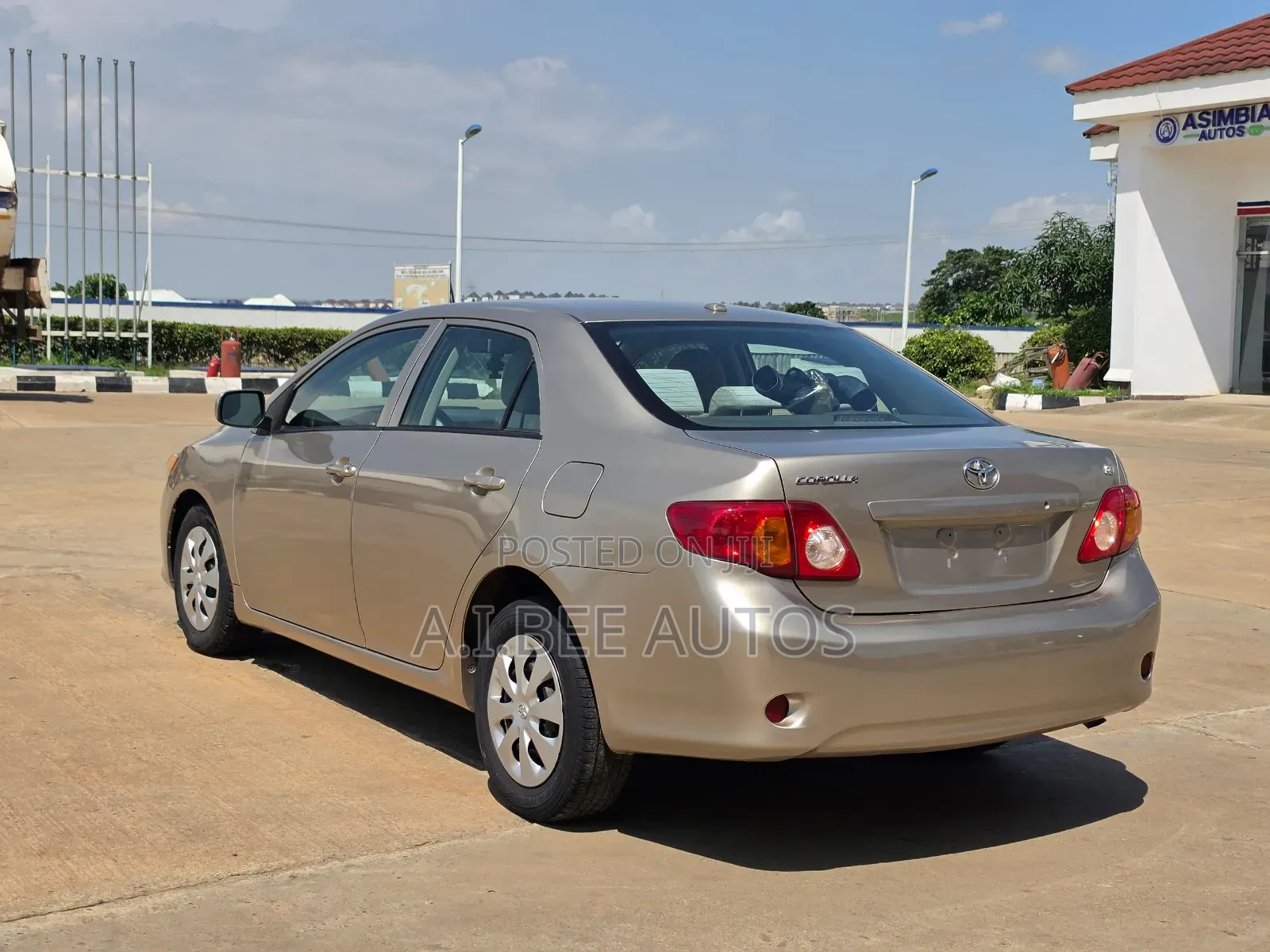 Toyota Corolla LE 4dr Sedan (1.8L 4cyl 4A) 2010 Gold