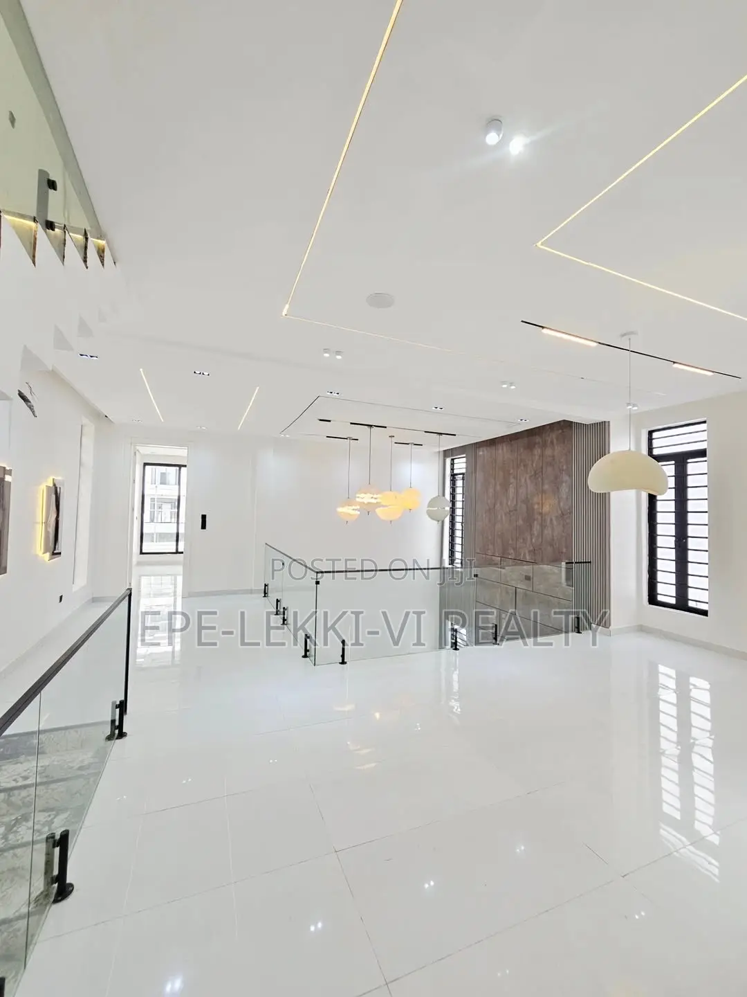 5bdrm Duplex in Lekki Phase 1 for sale