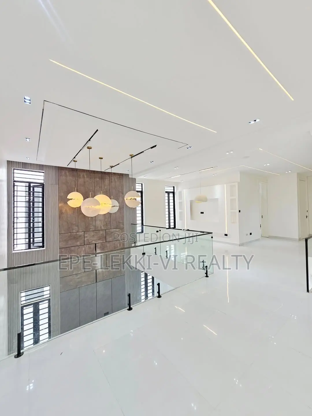 5bdrm Duplex in Lekki Phase 1 for sale
