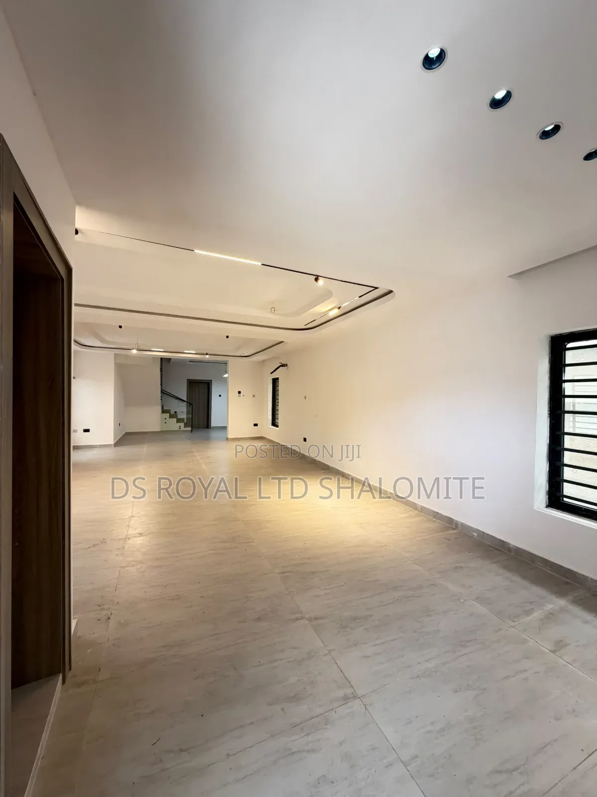 5bdrm Duplex in Lekki Phase 1 for sale