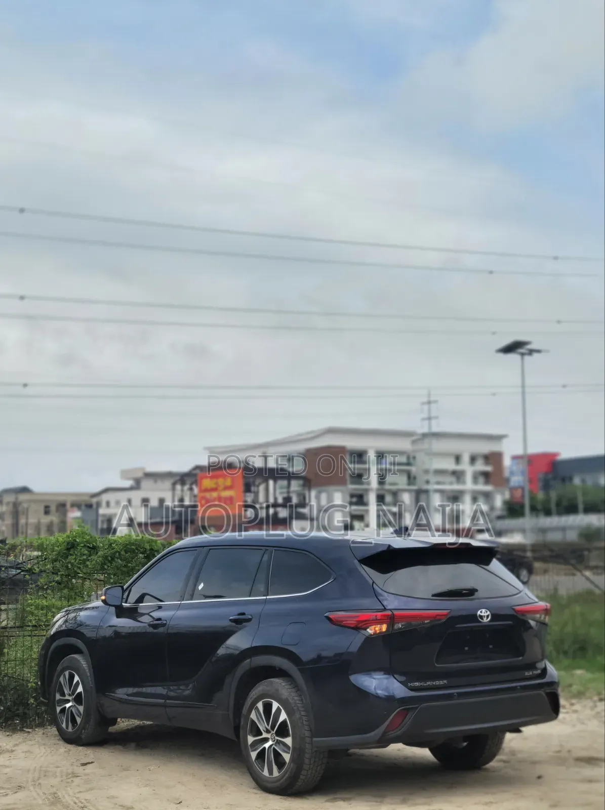 Toyota Highlander XLE 2021 Blue