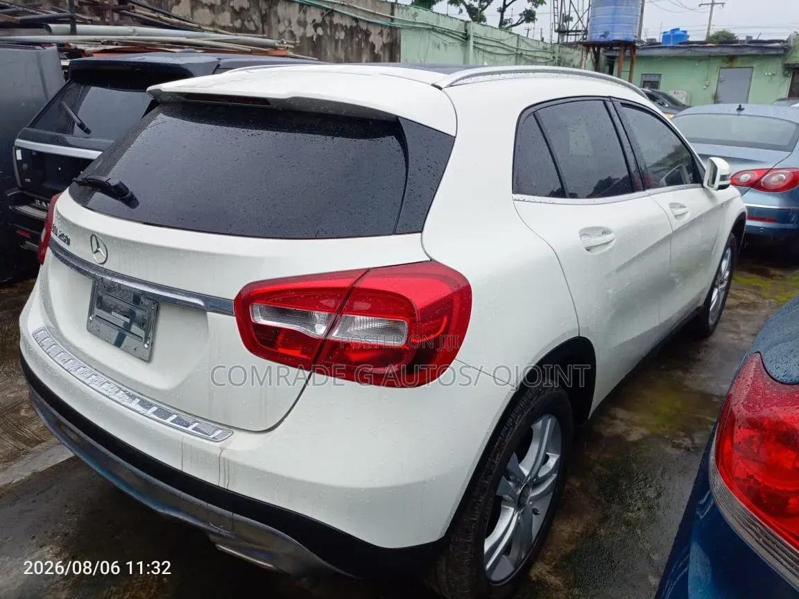 Mercedes-Benz GLA 250 2016 White