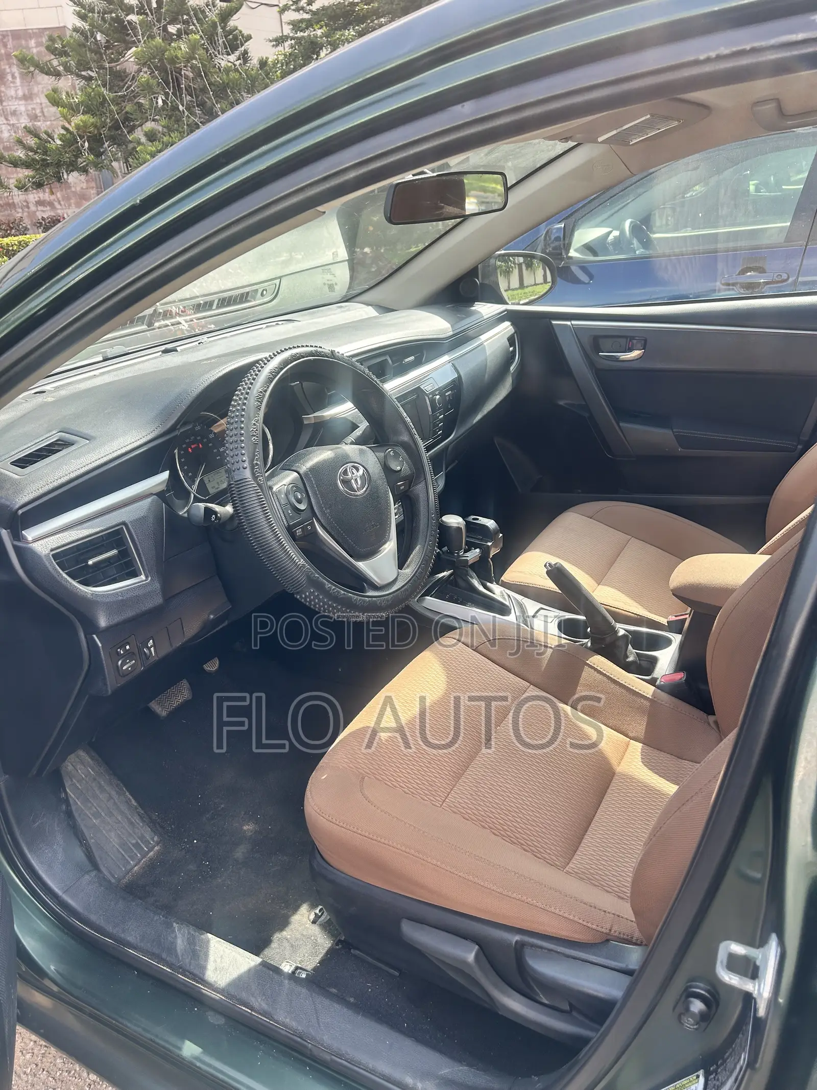 Toyota Corolla LE 4dr Sedan (1.8L 4cyl CVT) 2015 Green