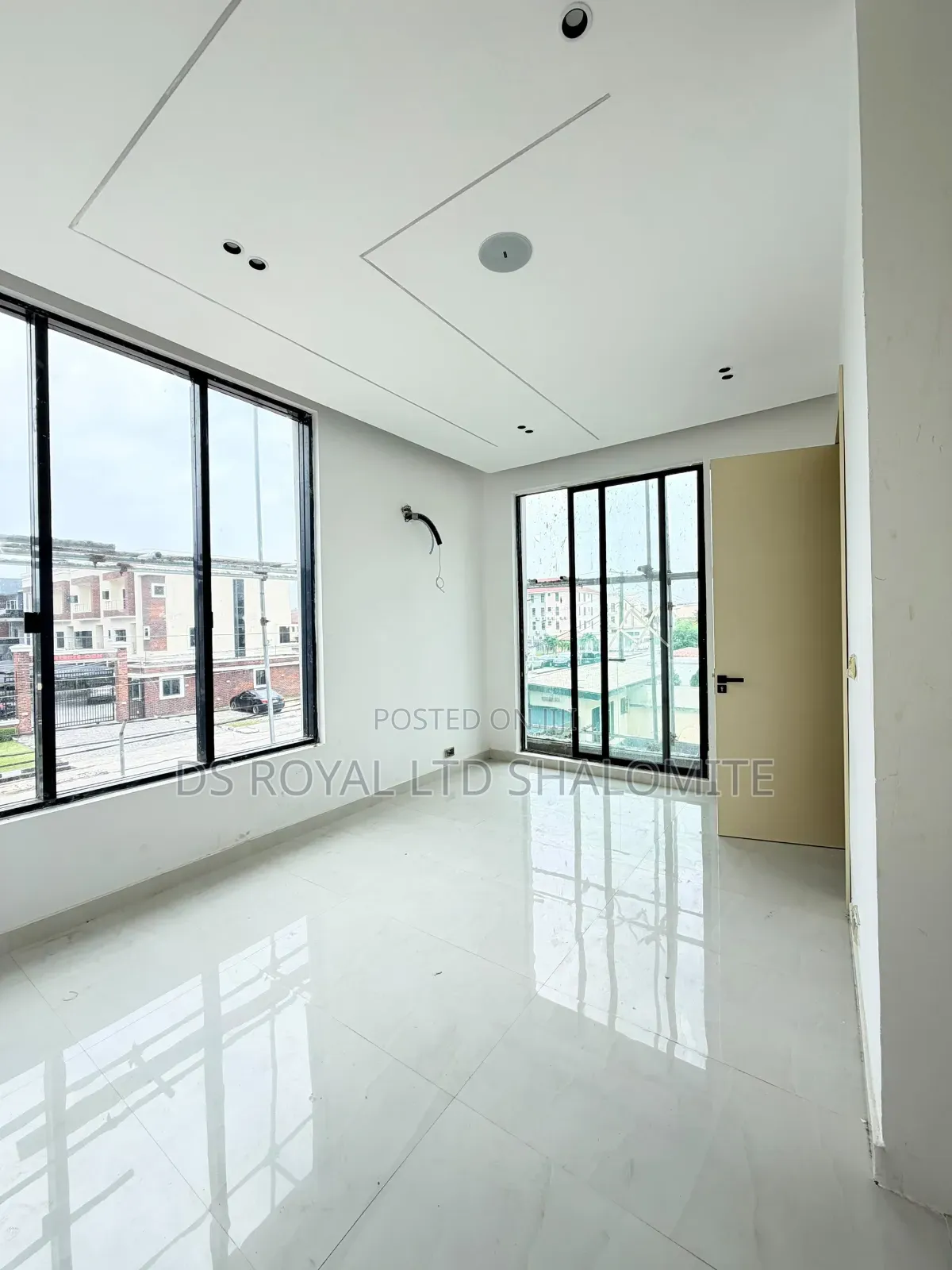 2bdrm Apartment in Lekki Phase 1 for sale