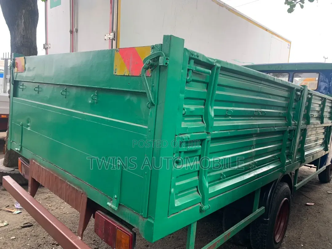 CleanMercedes Benz Truck 609D