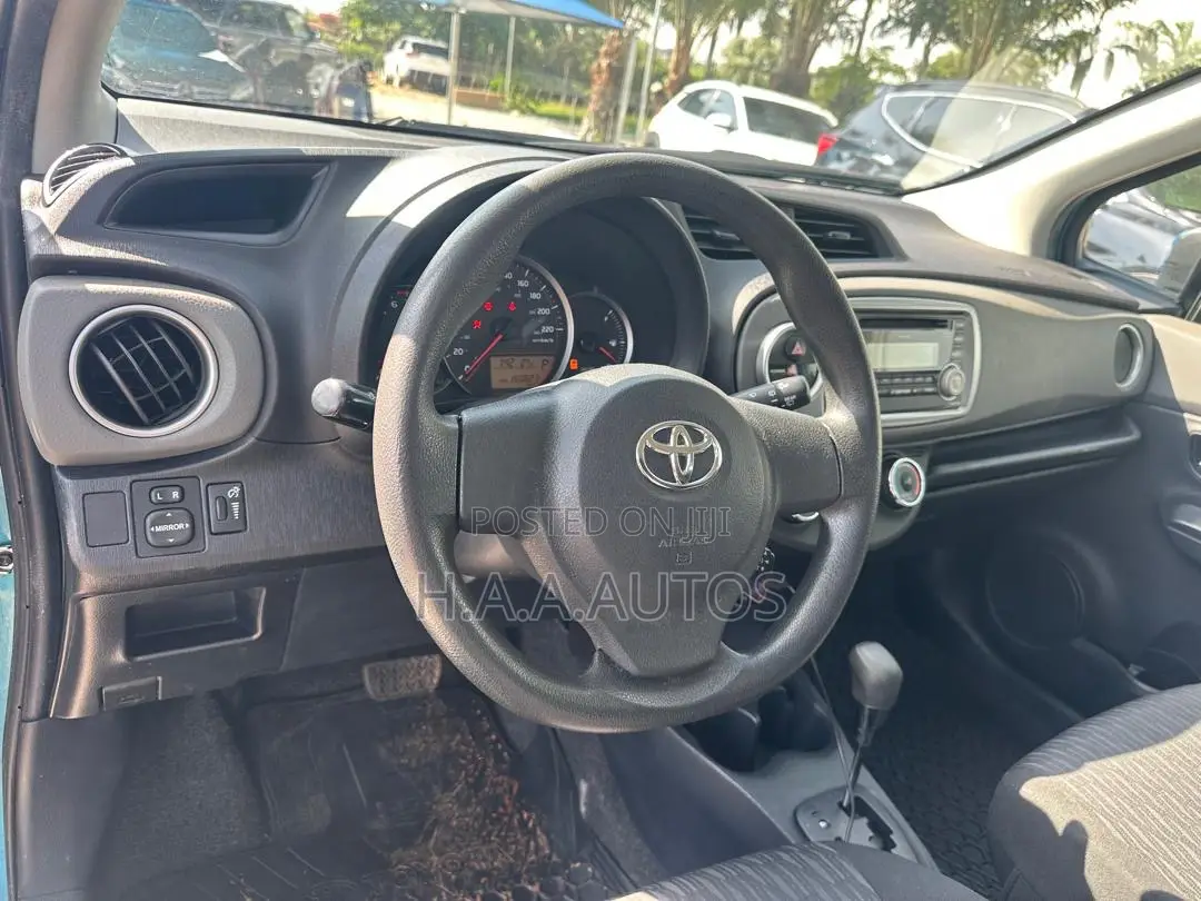 Toyota Yaris SE Hatchback 5dr 2014 Blue