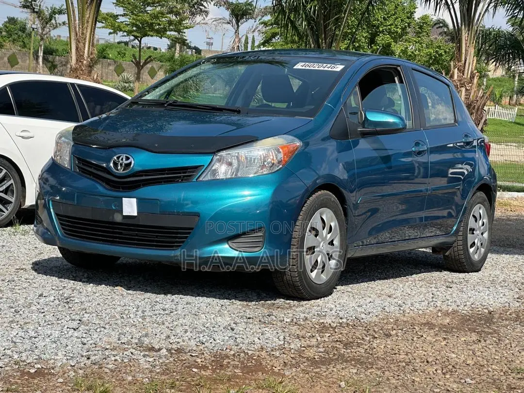 Toyota Yaris SE Hatchback 5dr 2014 Blue