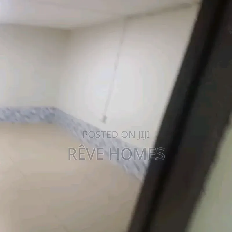 3bdrm Block of Flats in Oworonshoki / Gbagada for rent
