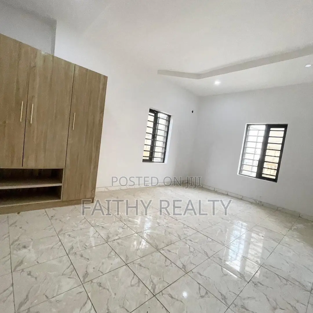 3bdrm Apartment in Ikota, Lekki for rent