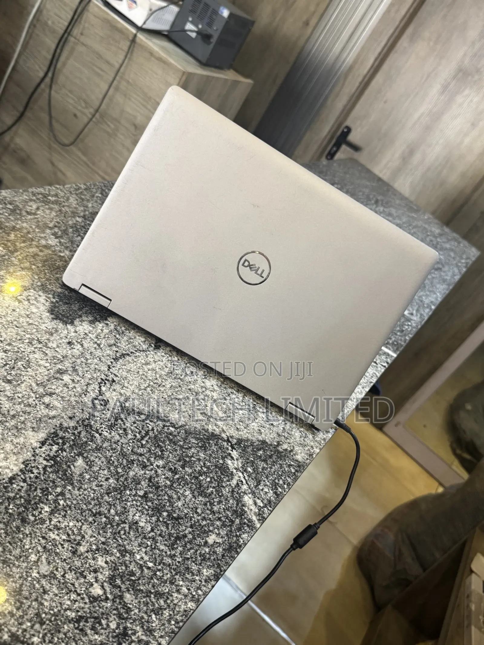 Laptop Dell Latitude 3310 2-in-1 8GB Intel Core i5 SSD 512GB