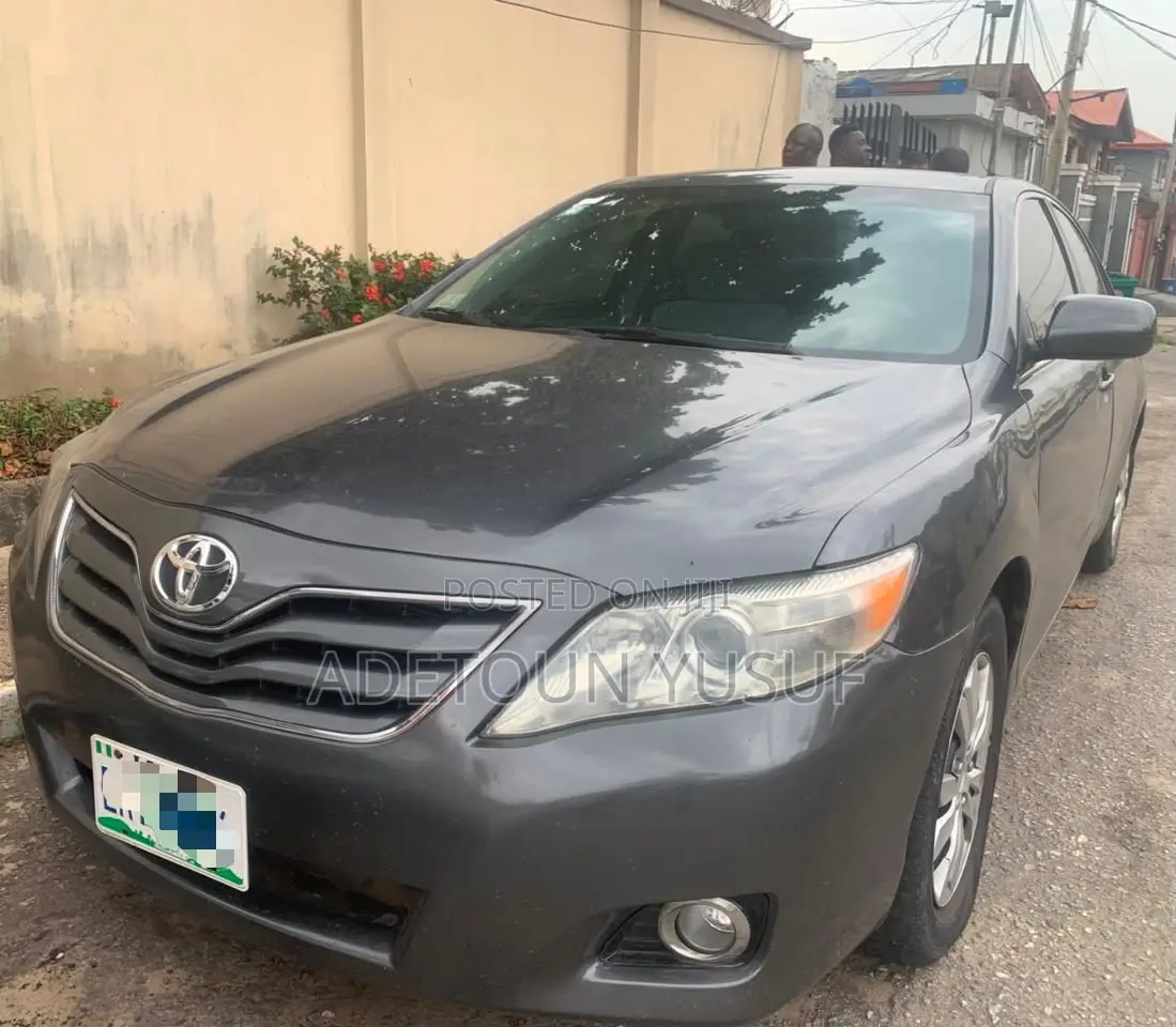Toyota Camry 2010 Gray