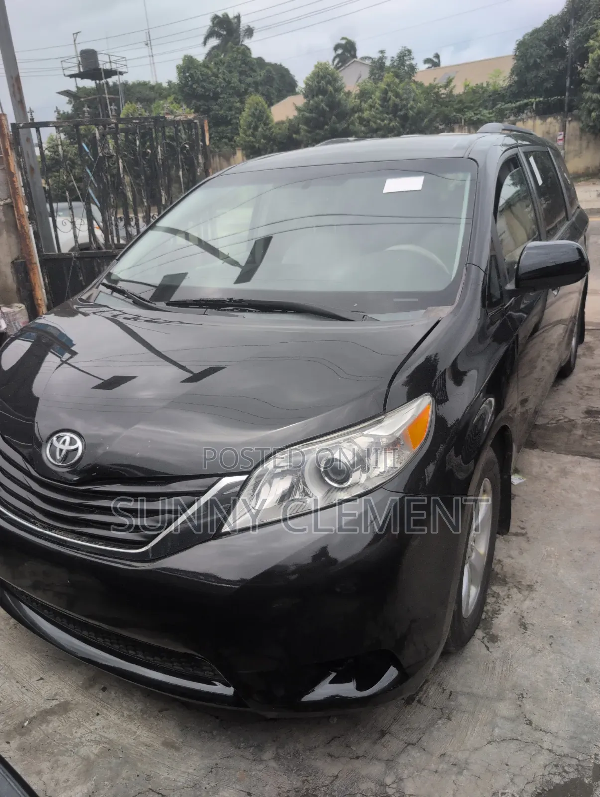 Toyota Sienna LE 8 Passenger 2012 Black