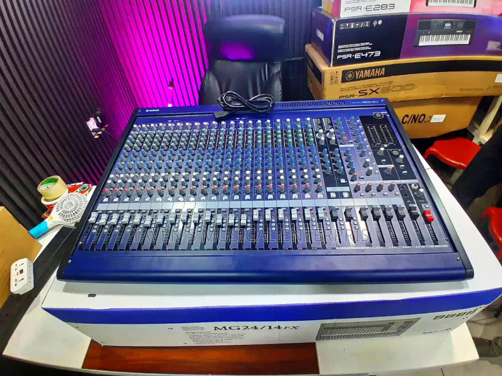 Yamaha 24 Channel Professional Audio Mixer