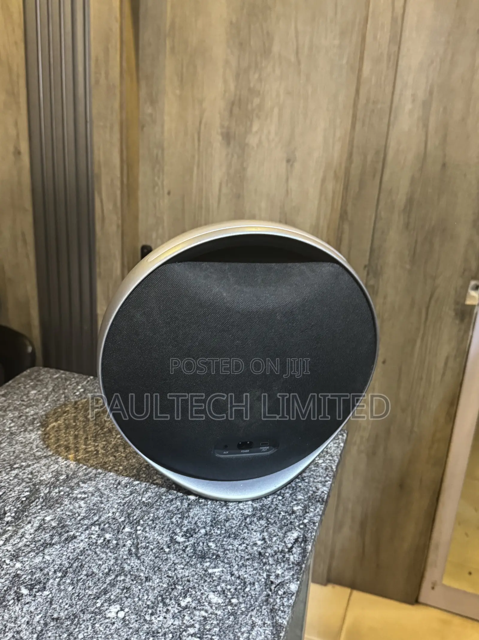 Harman Kardon Onyx Studio 9 – Neatly Used
