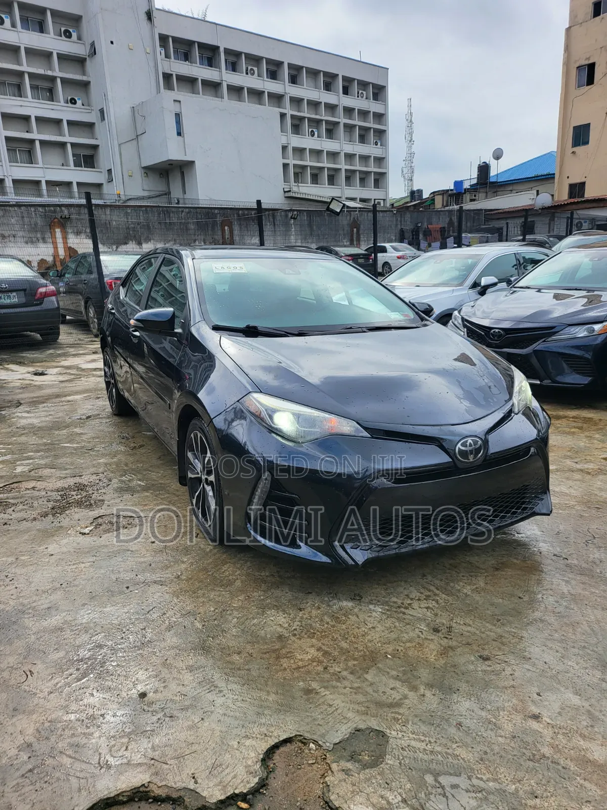 Toyota Corolla SE (1.8L 4cyl 6M) 2018 Blue