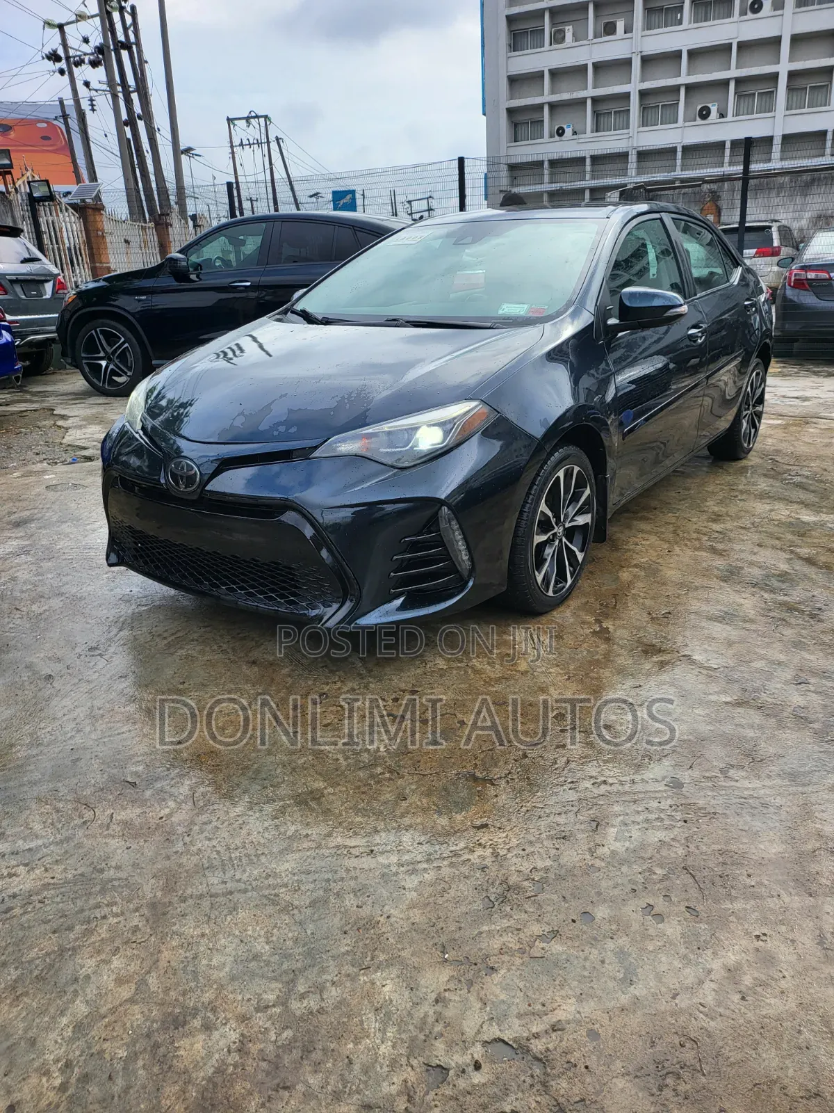 Toyota Corolla SE (1.8L 4cyl 6M) 2018 Blue