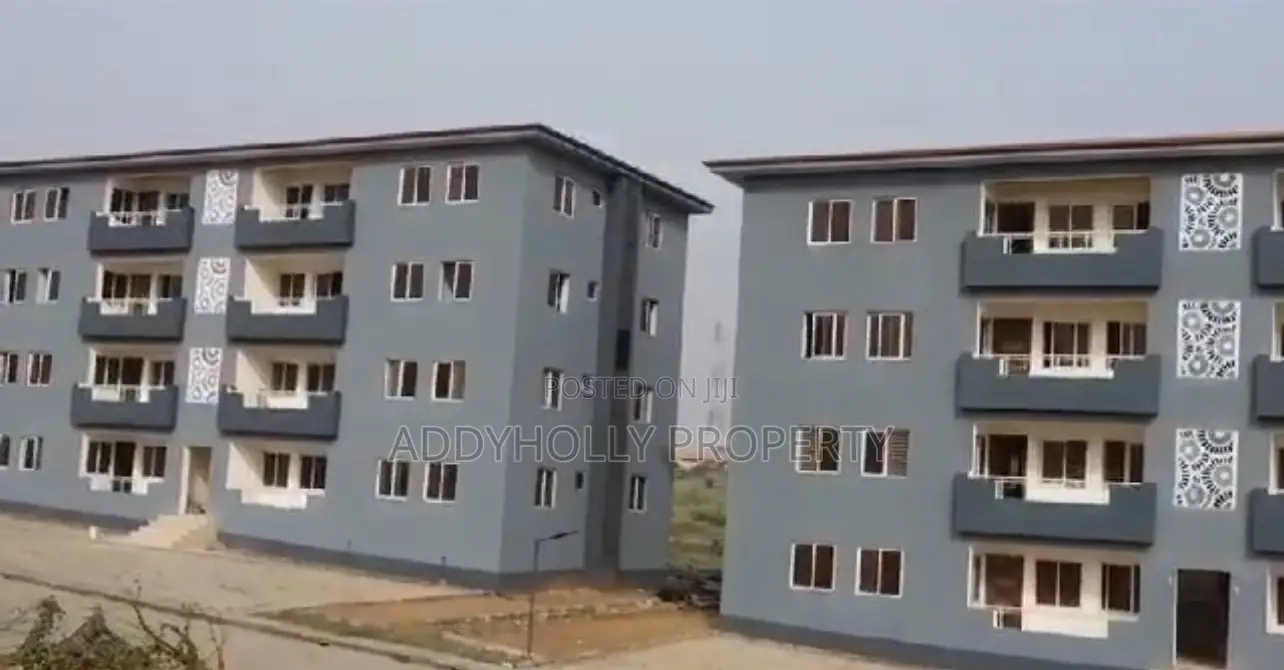 3bdrm Apartment in Ipaja Road for sale