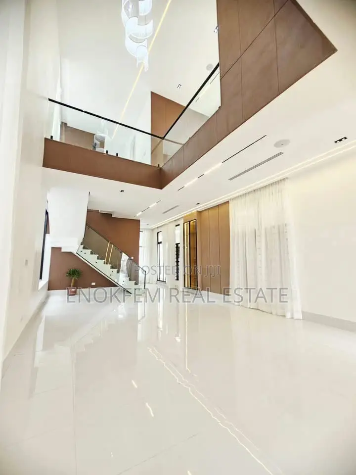 5bdrm Duplex in Lagos State for sale