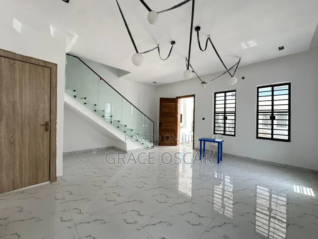 4bdrm Duplex in Lekki Expressway for rent