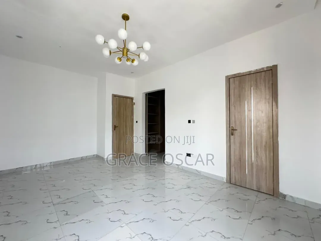 4bdrm Duplex in Lekki Expressway for rent
