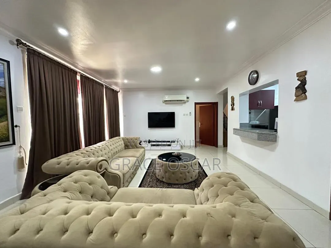 Furnished 3bdrm Penthouse in Lekki Expressway for rent