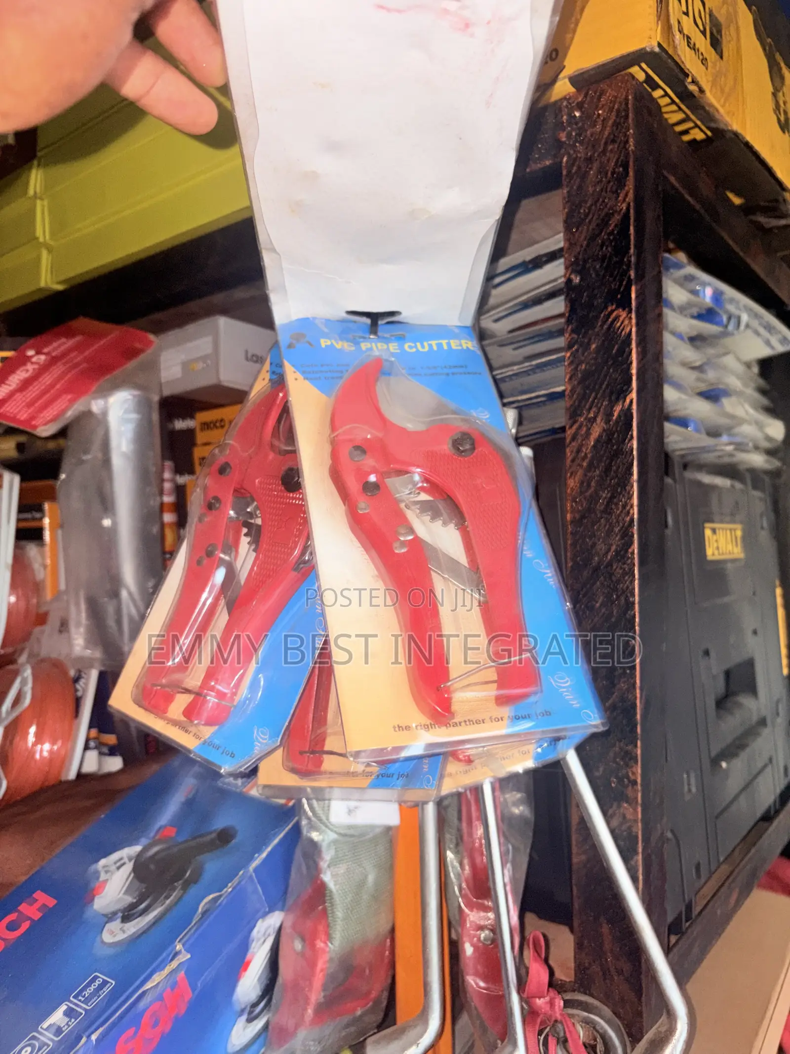 Ratcheting PVC Pipe Cutter