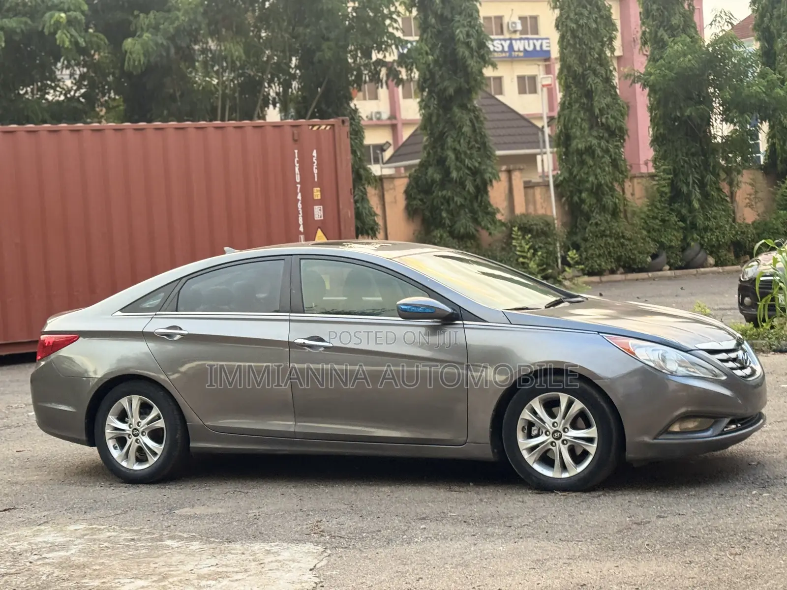 Hyundai Sonata GLS Sedan FWD (2.4L 4cyl 6M) 2012 Gray