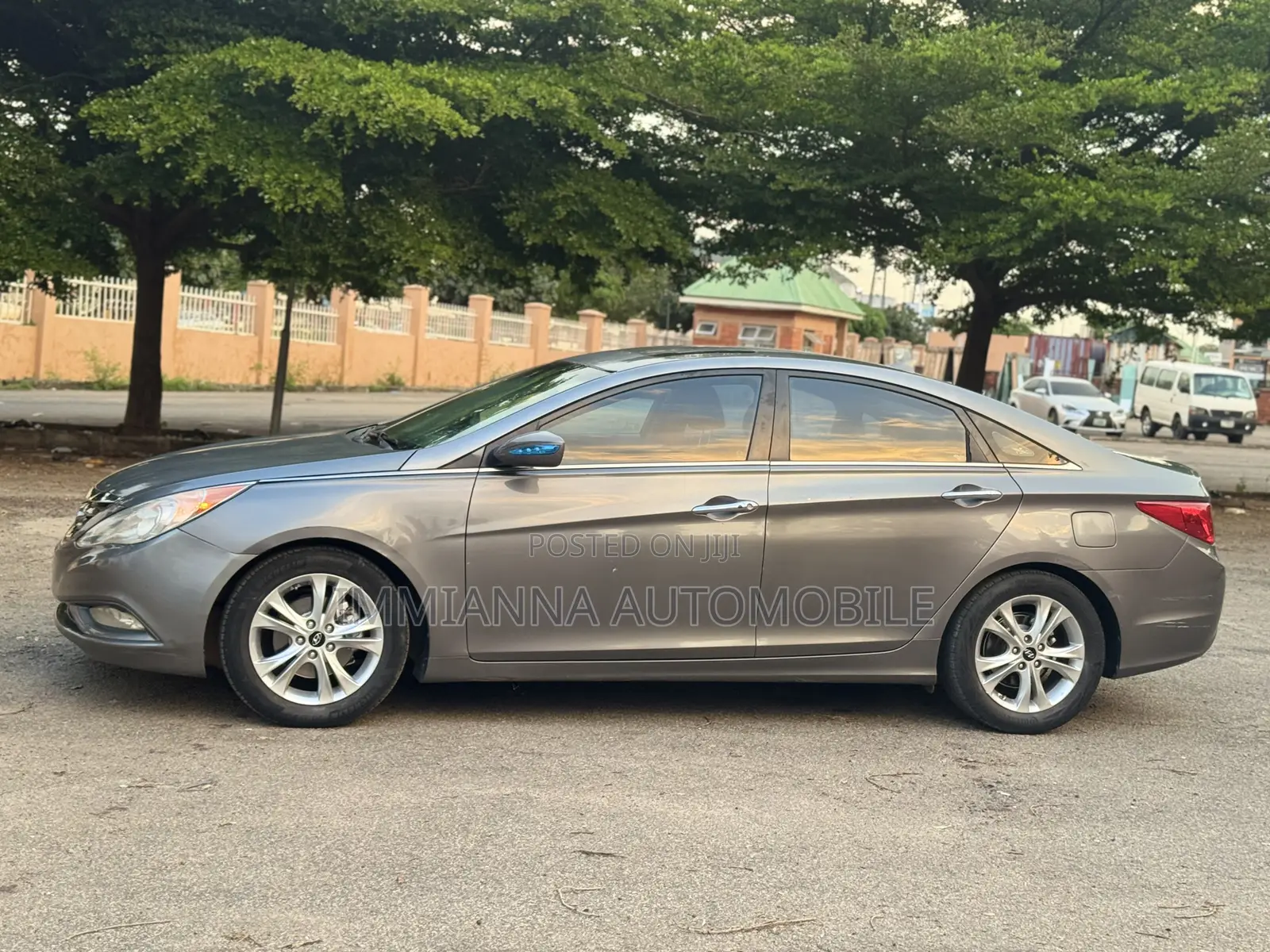 Hyundai Sonata GLS Sedan FWD (2.4L 4cyl 6M) 2012 Gray