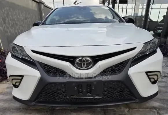 Toyota Camry SE Nightshade 2021 White