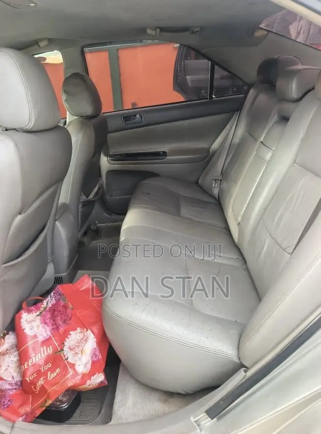 Toyota Camry 2006 Silver