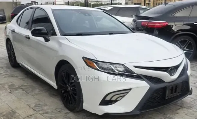 Toyota Camry SE Nightshade 2021 White