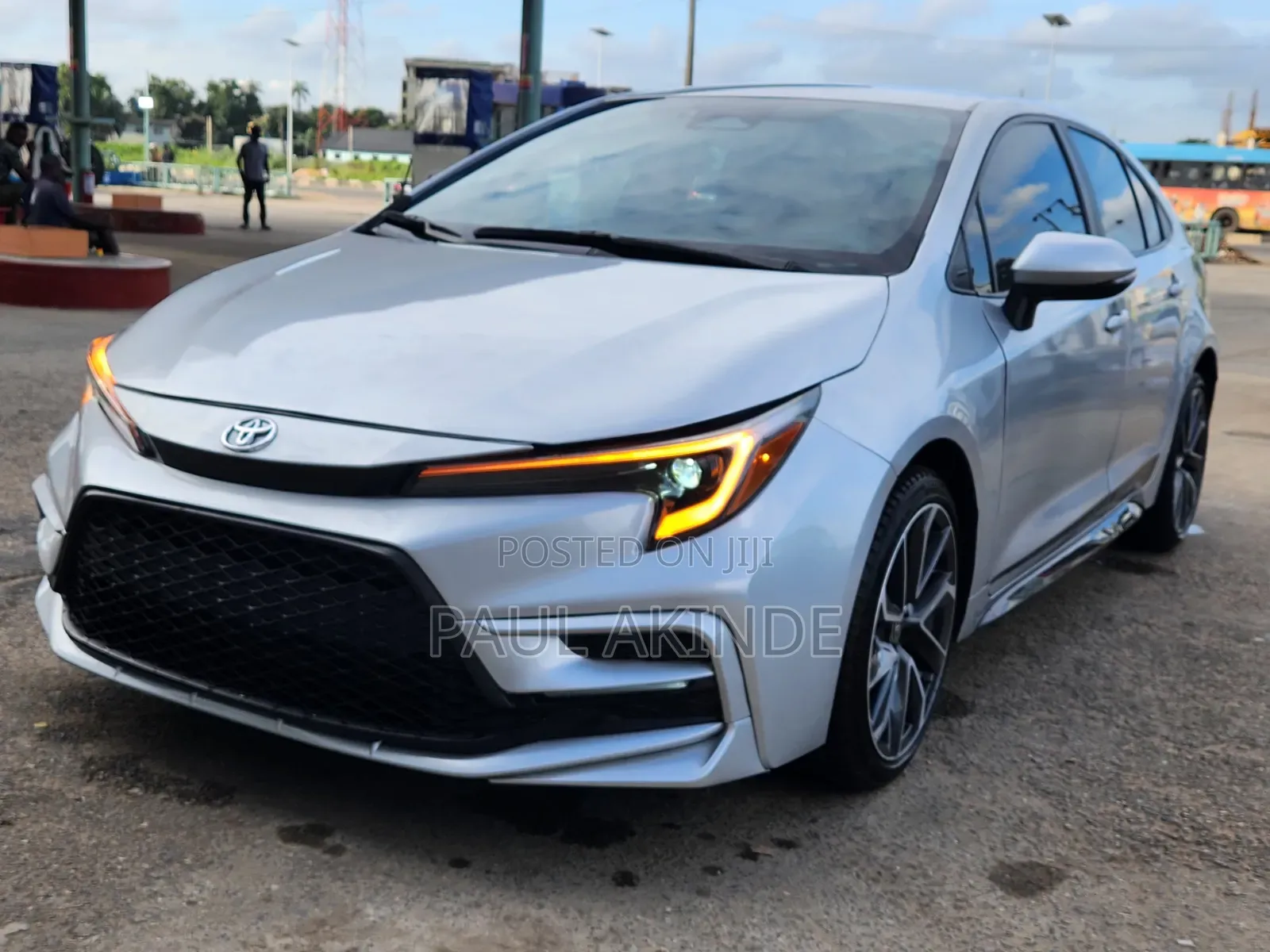 Toyota Corolla SE 2024 Silver