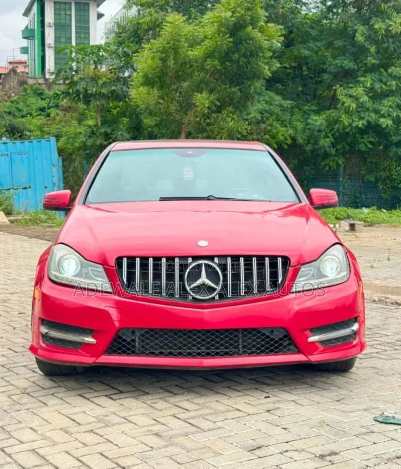 Mercedes-Benz C300 2013 Red